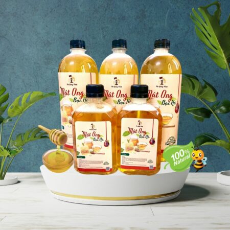 Mật ong được bán tại cửa hàng HaGiang Foods với nhiều mẫu mã đa dạng, thích hợp cho du khách mua về làm quà