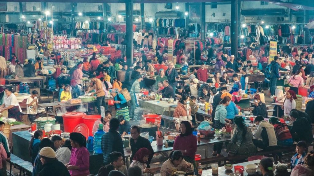 Chợ phiên Đồng Văn Hà Giang họp vào ngày chủ nhật hàng tuần
