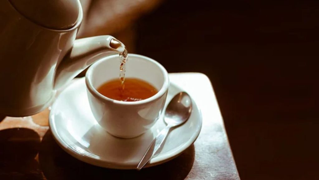Hồng trà khô có hương vị đậm đà và mang lại nhiều lợi ích sức khỏe