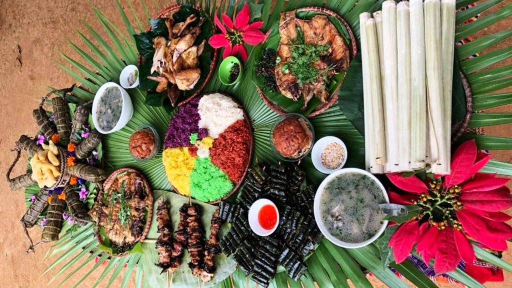 Xôi ngũ sắc, cá bỗng nướng và các loại rau rừng không thể thiếu trong ẩm thực Hà Giang 