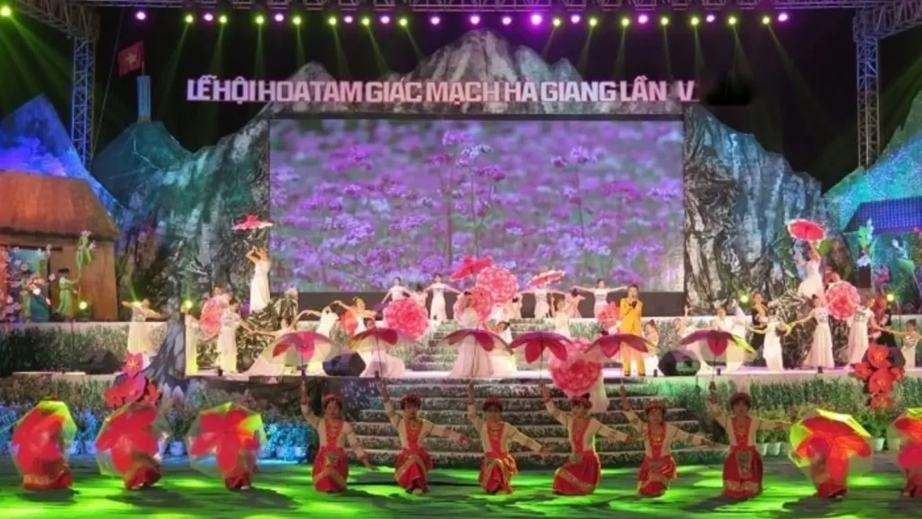 Lễ hội hoa tam giác mạch Hà Giang tổ chức ngày nào?